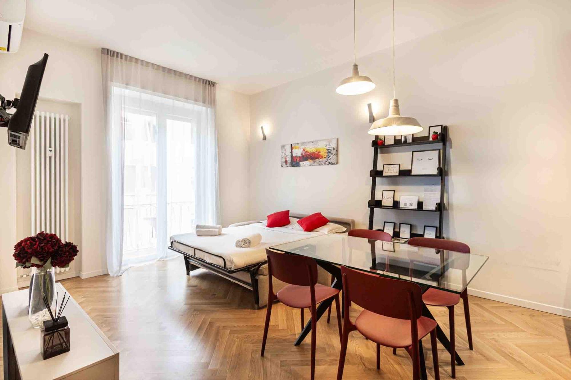 Cute And Duomo - Red * Mailand